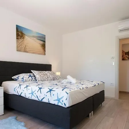 Ema By Guide Villa Šišan